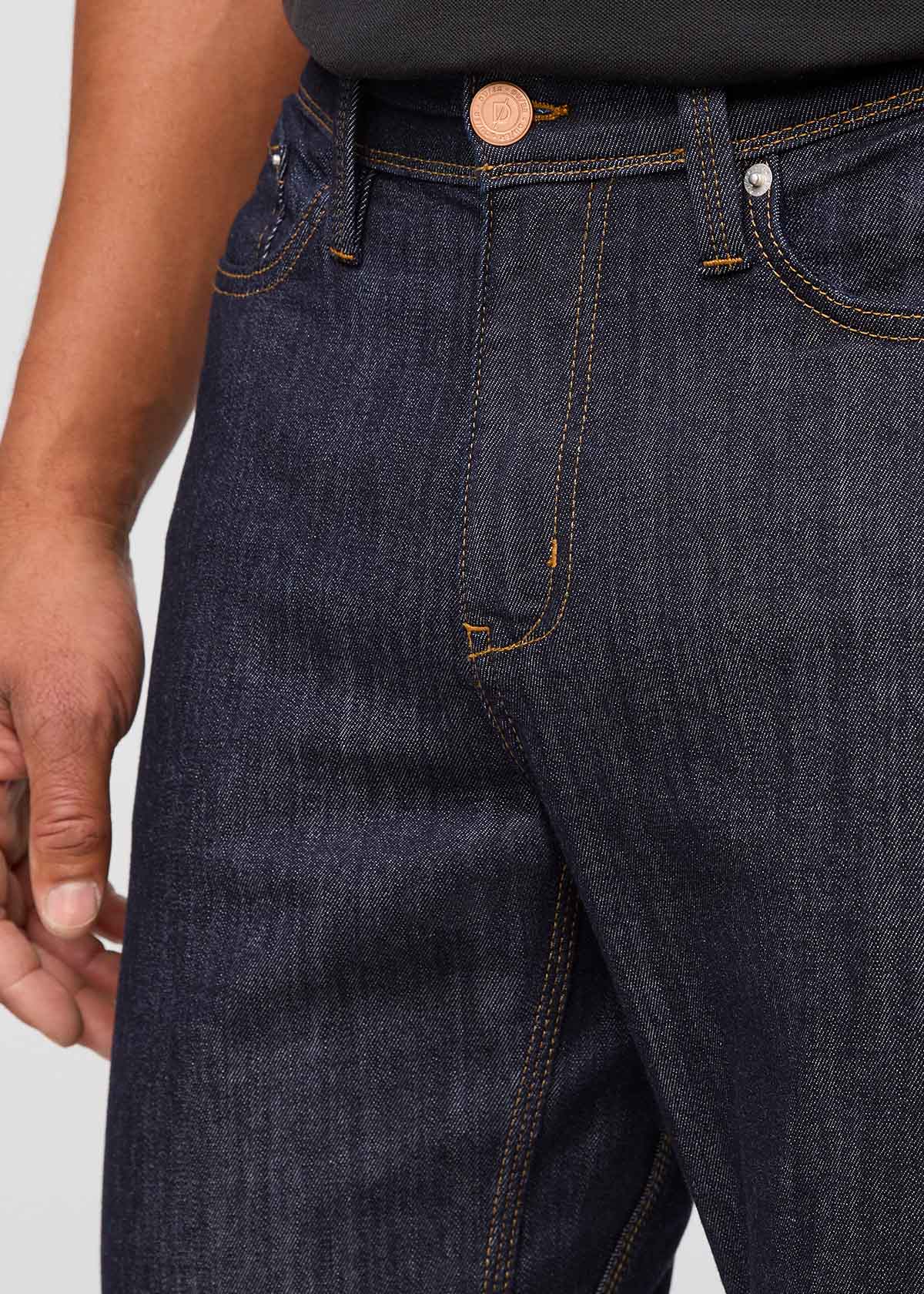 DUER Performance Denim Athletic Taper in Heritage Rinse