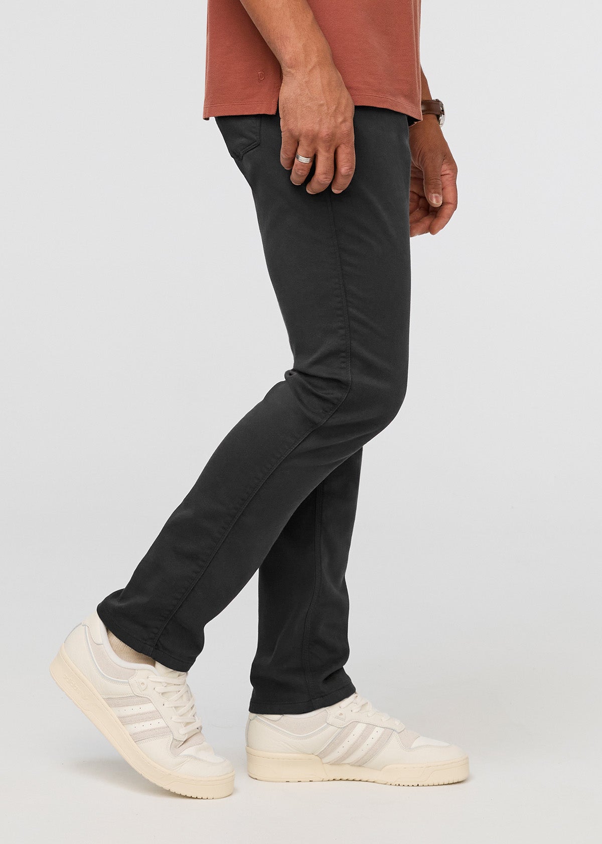 DUER No Sweat Athletic Taper in Slate