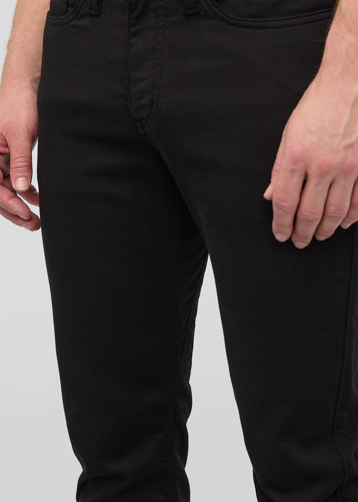 DUER No Sweat Slim Straight in Black