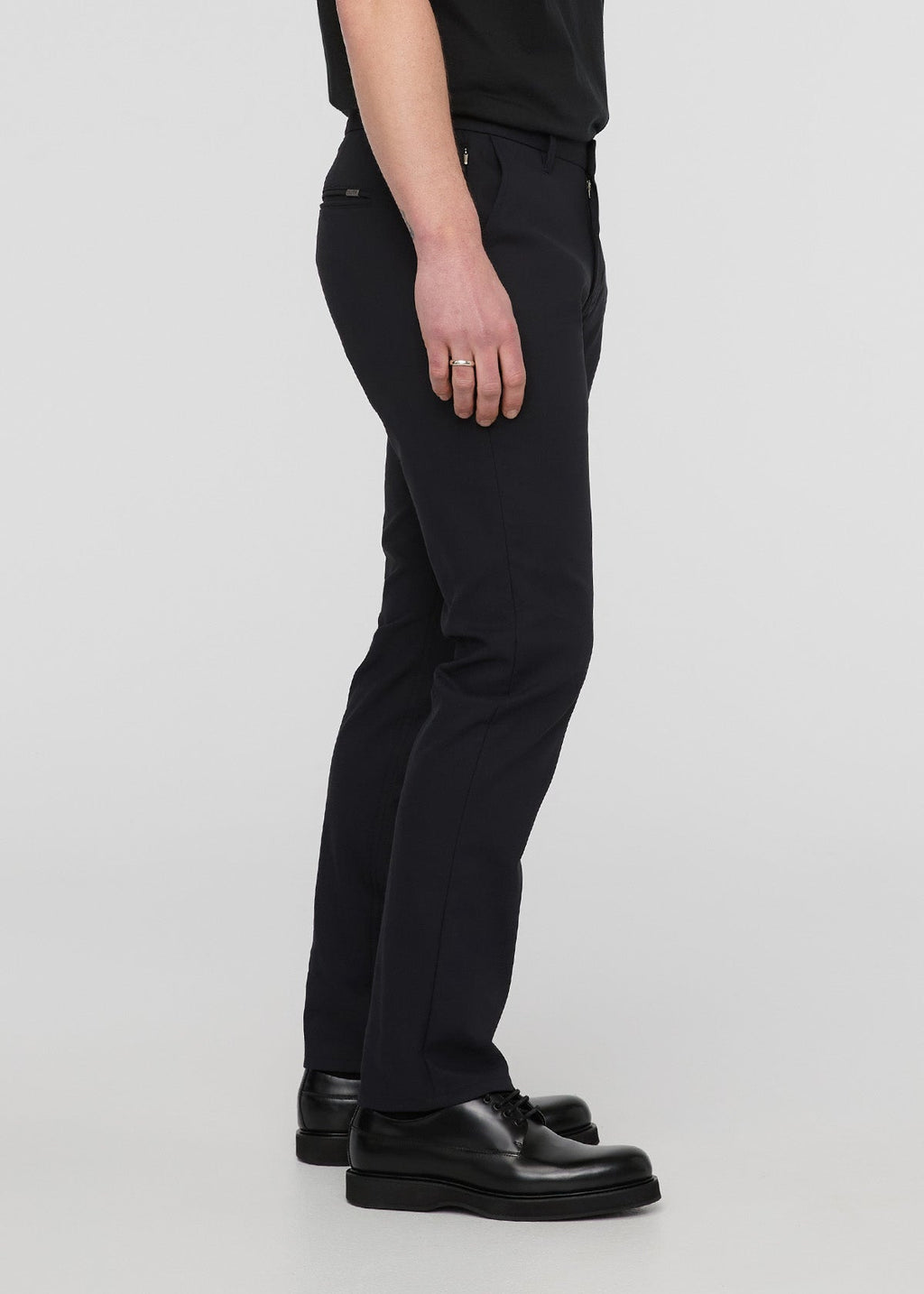 DUER NuStretch Athletic Taper Trouser in Black