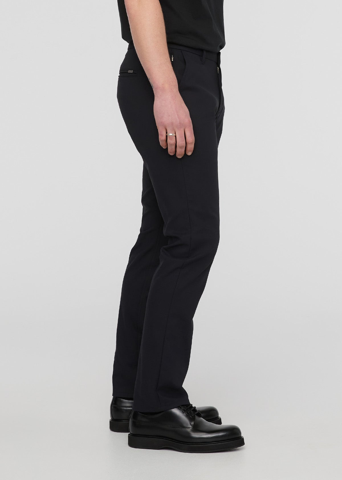 DUER NuStretch Athletic Taper Trouser in Black