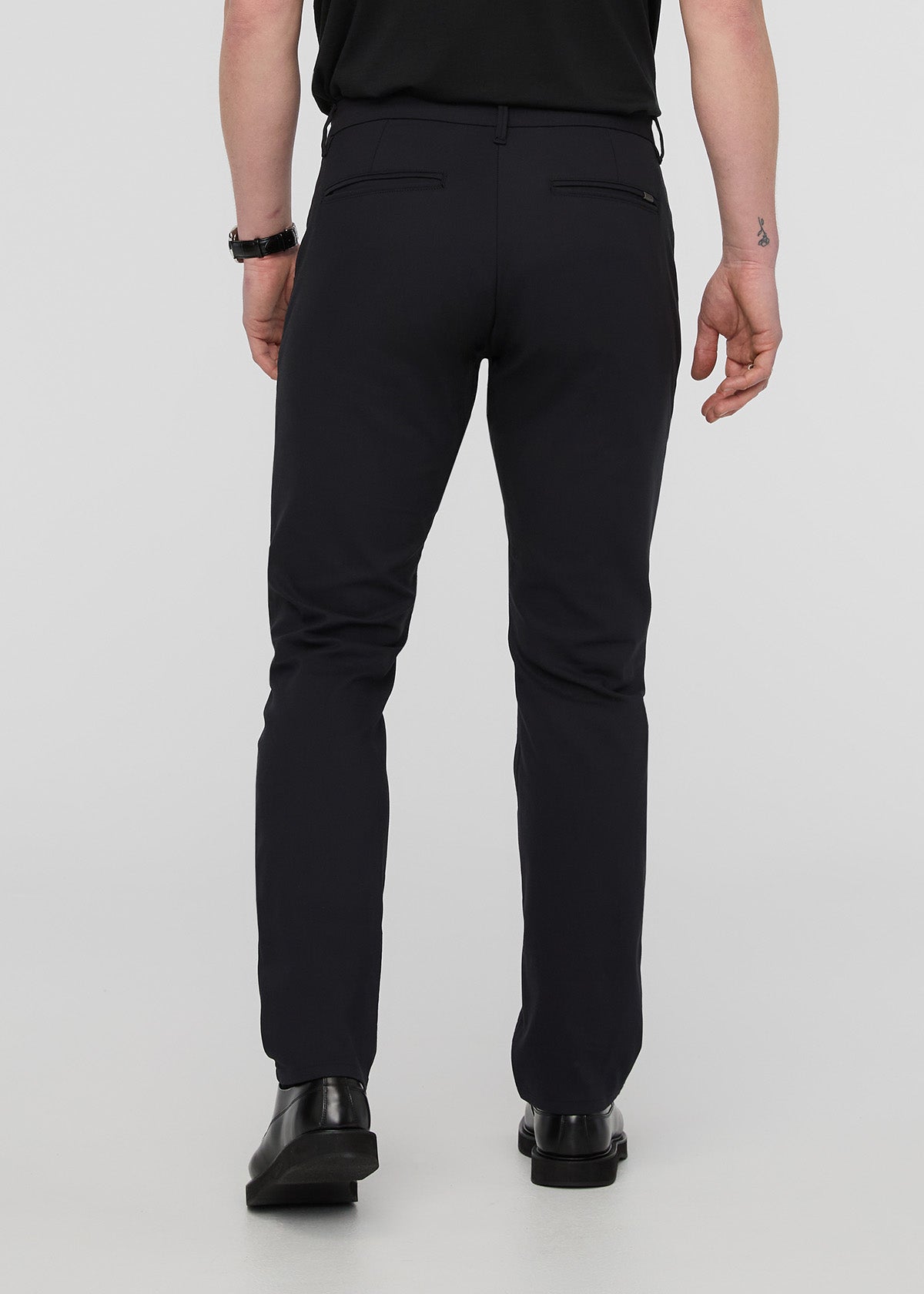 DUER NuStretch Athletic Taper Trouser in Black