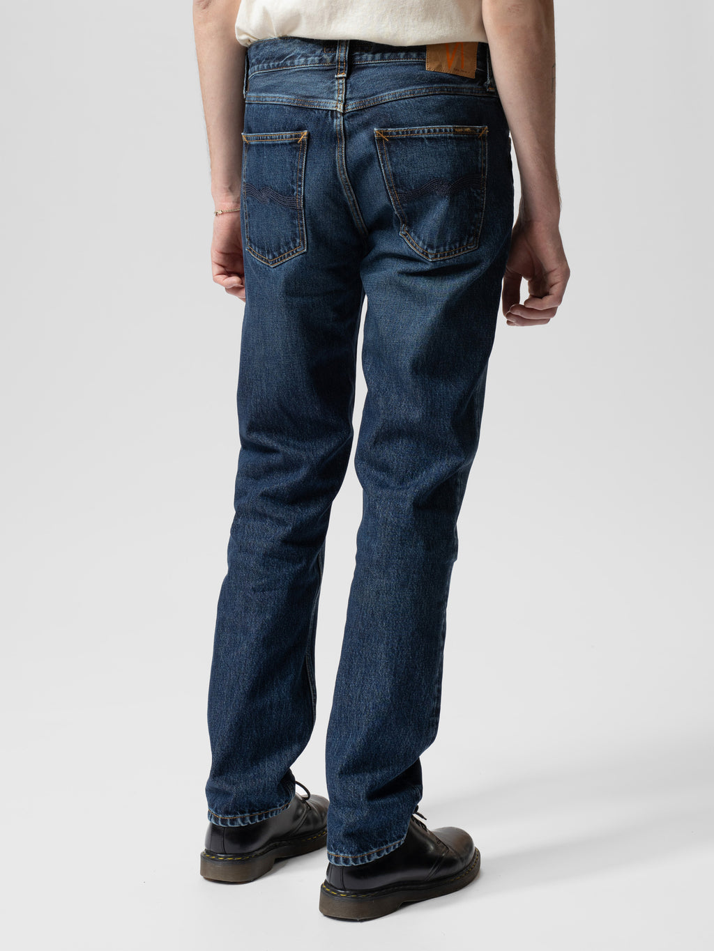 Nudie Jeans Gritty Jackson Blue Soil jeans - model back